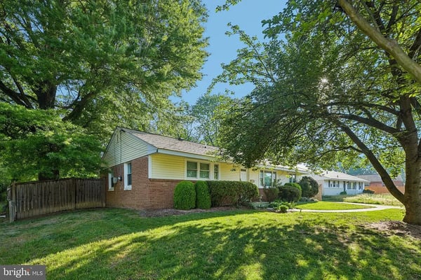 3304 Piper Ln