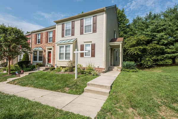 8877 Manahan Dr 