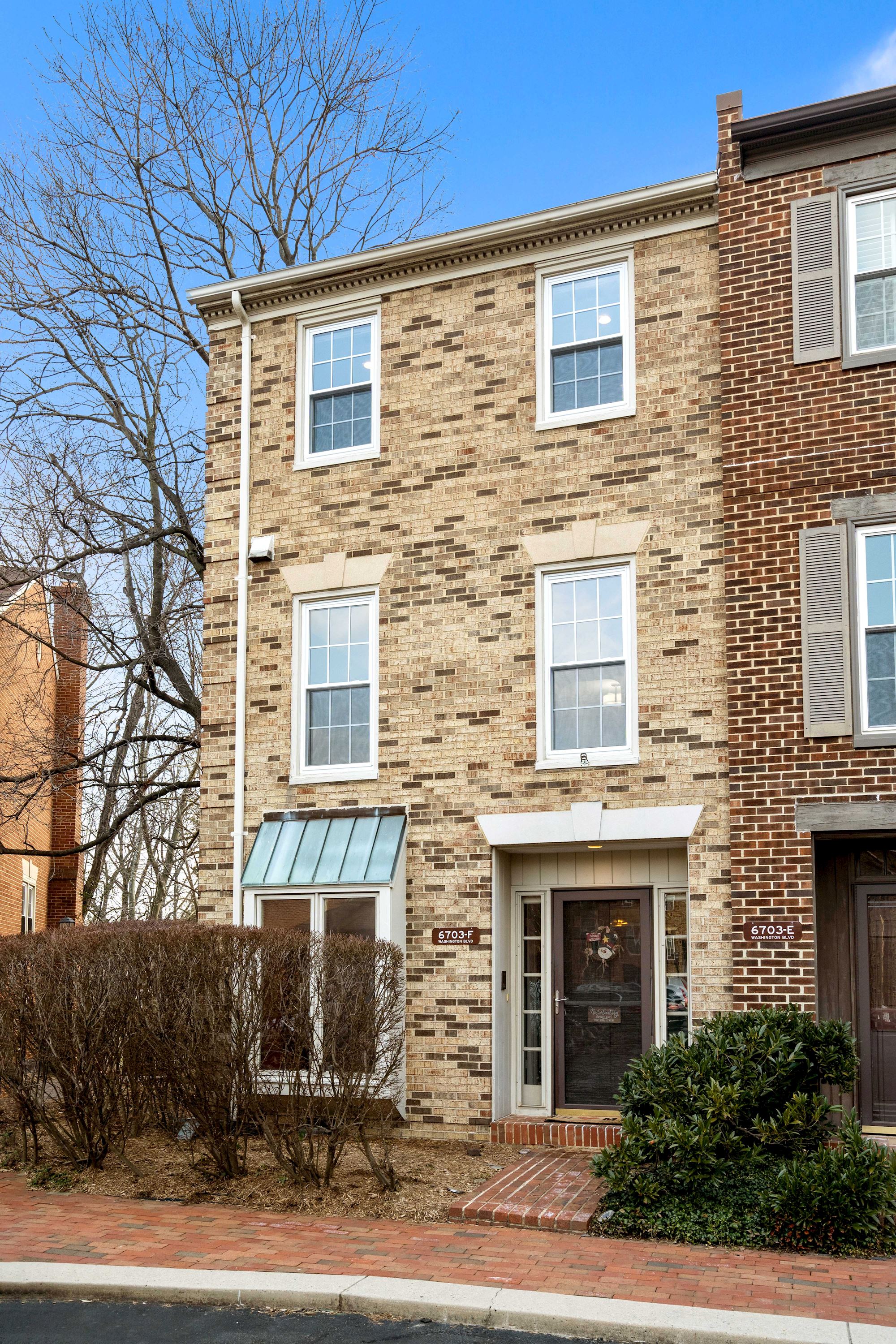 Fantastic End Unit Townhome in Arlington, VA