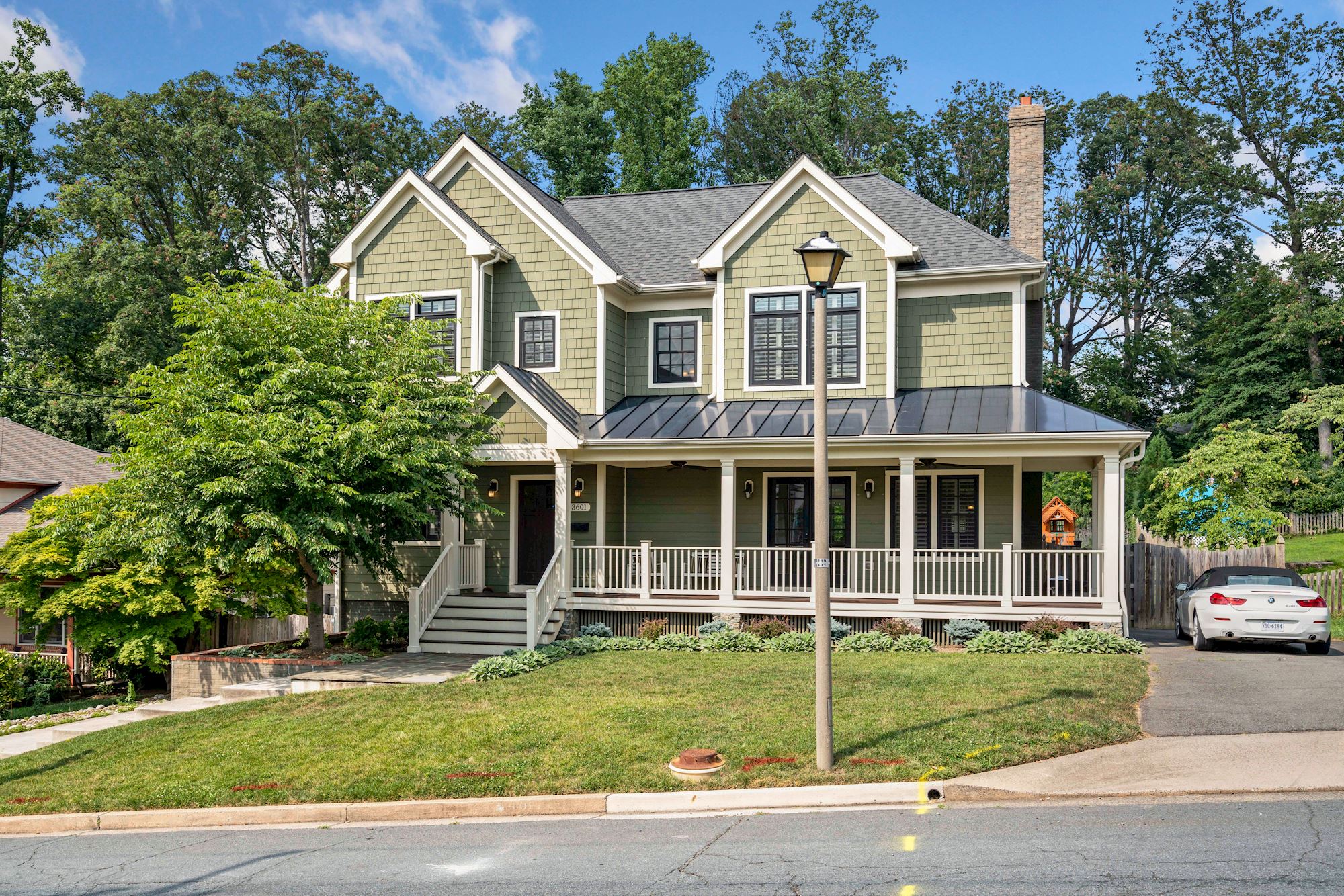 Beautiful Custom Craftsman in Arlington