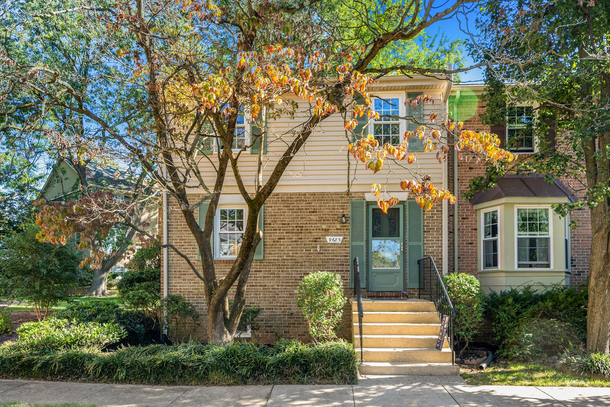 Gorgeous Townhouse in Desirable Linden Square Community