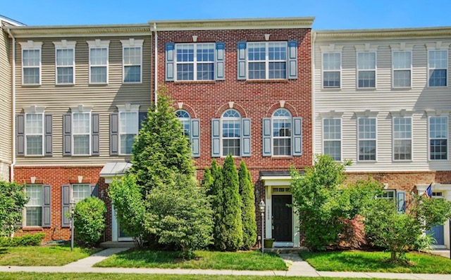 Just Listed: Haymarket, VA 4-Bedroom, 4-Bath Townhome