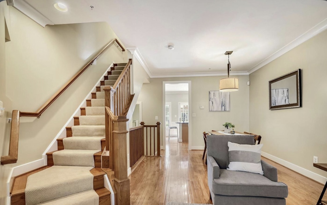 Modern Four-Level Clarendon Park Townhome: Arlington, VA