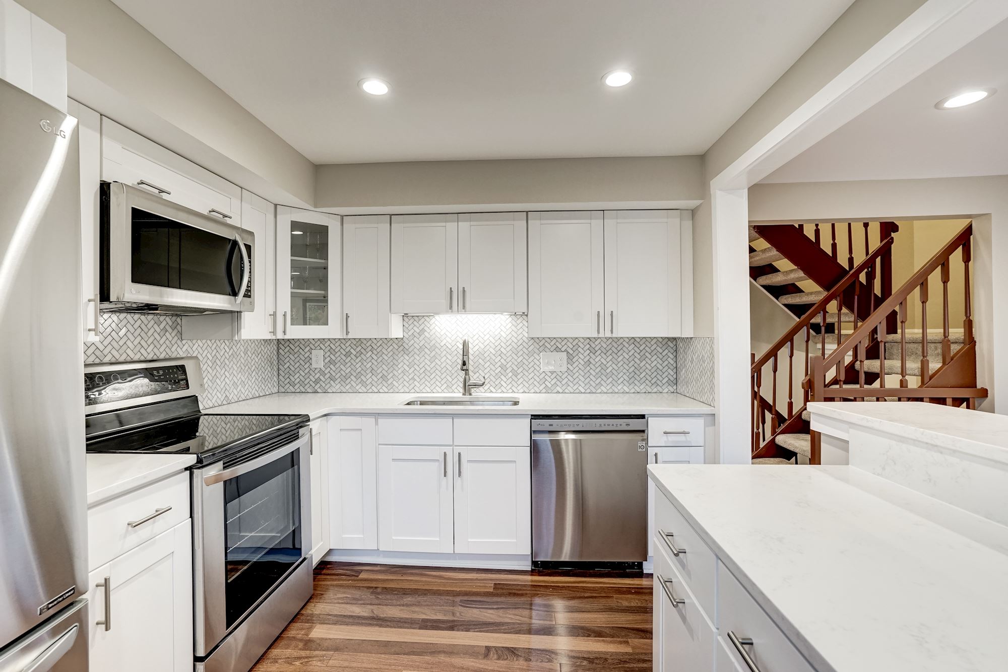 NEW LISTING: 3 BD Townhome With Remodeled Kitchen in Oakton, VA