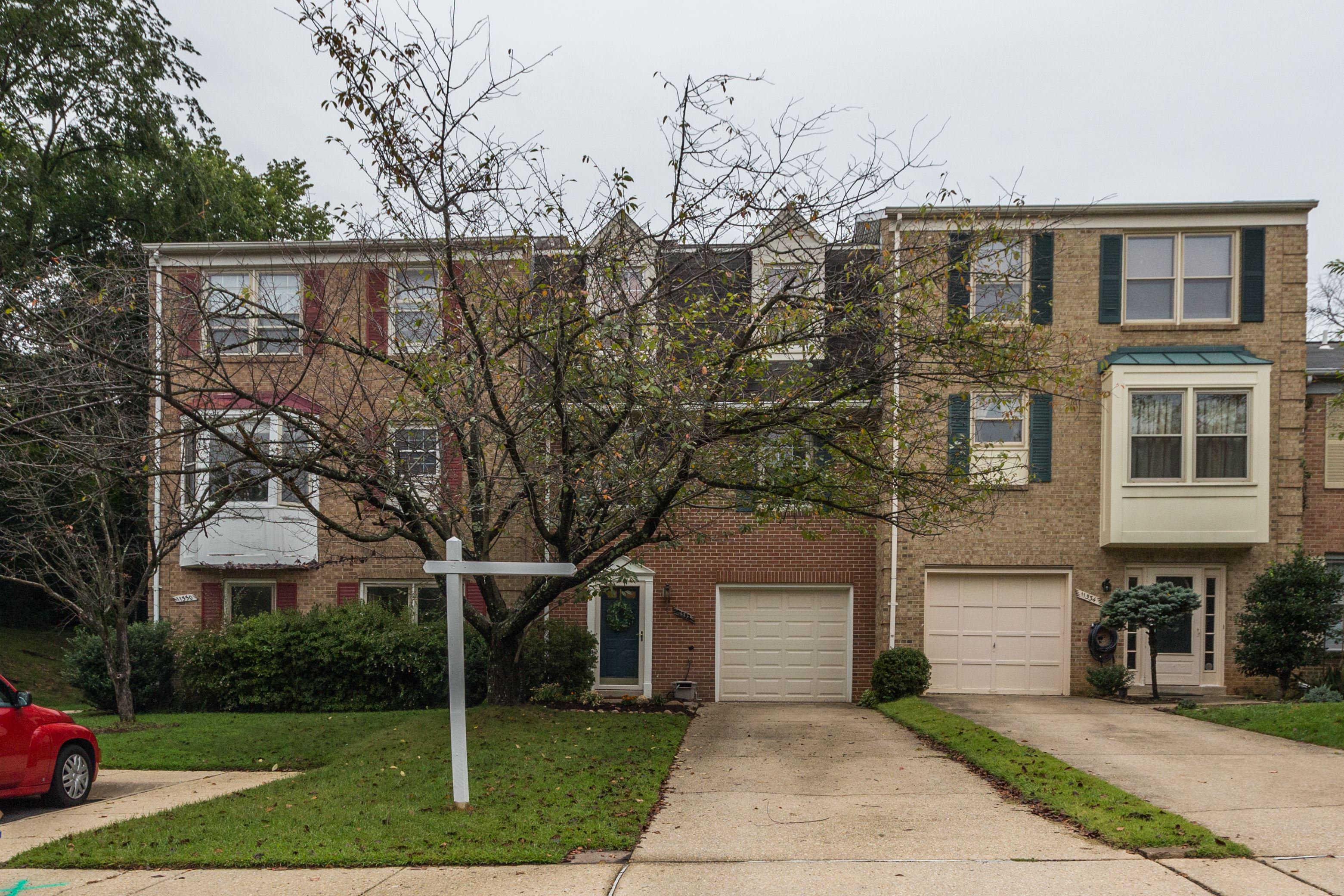 SOLD: Gorgeous Garage Townhome In Silver Spring