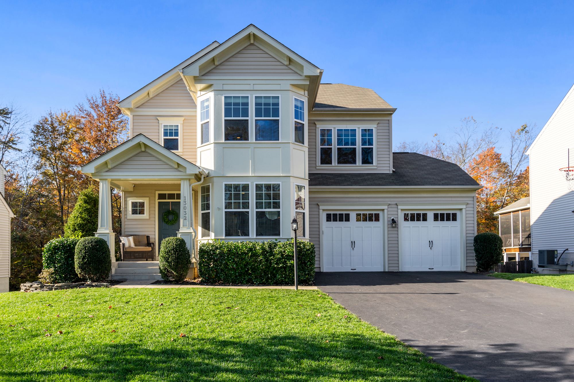 5 BD Craftsman Style Home Located in Wonderful Brierly Forest Community, Manassas VA