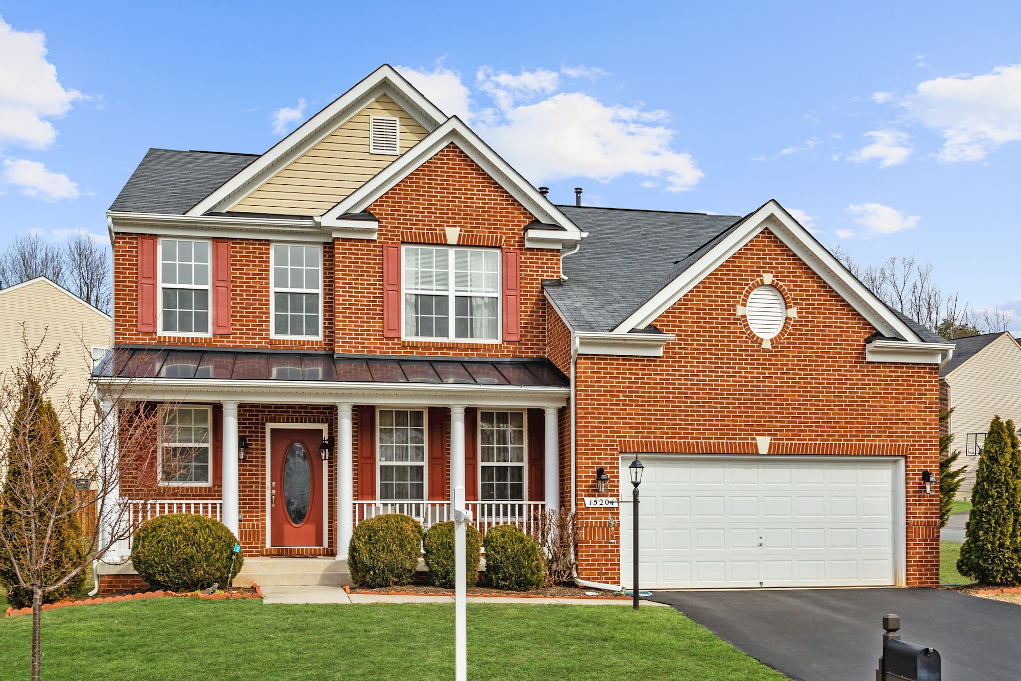 UNDER CONTRACT: Luxurious 3-Level Colonial Gainesville, VA Home