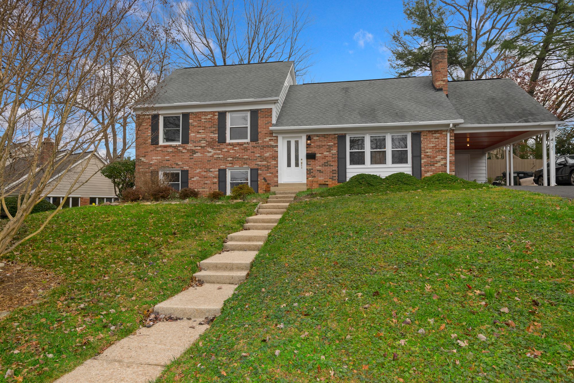 Ideal Foxhall Community Single Family Home Featuring Backyard Oasis