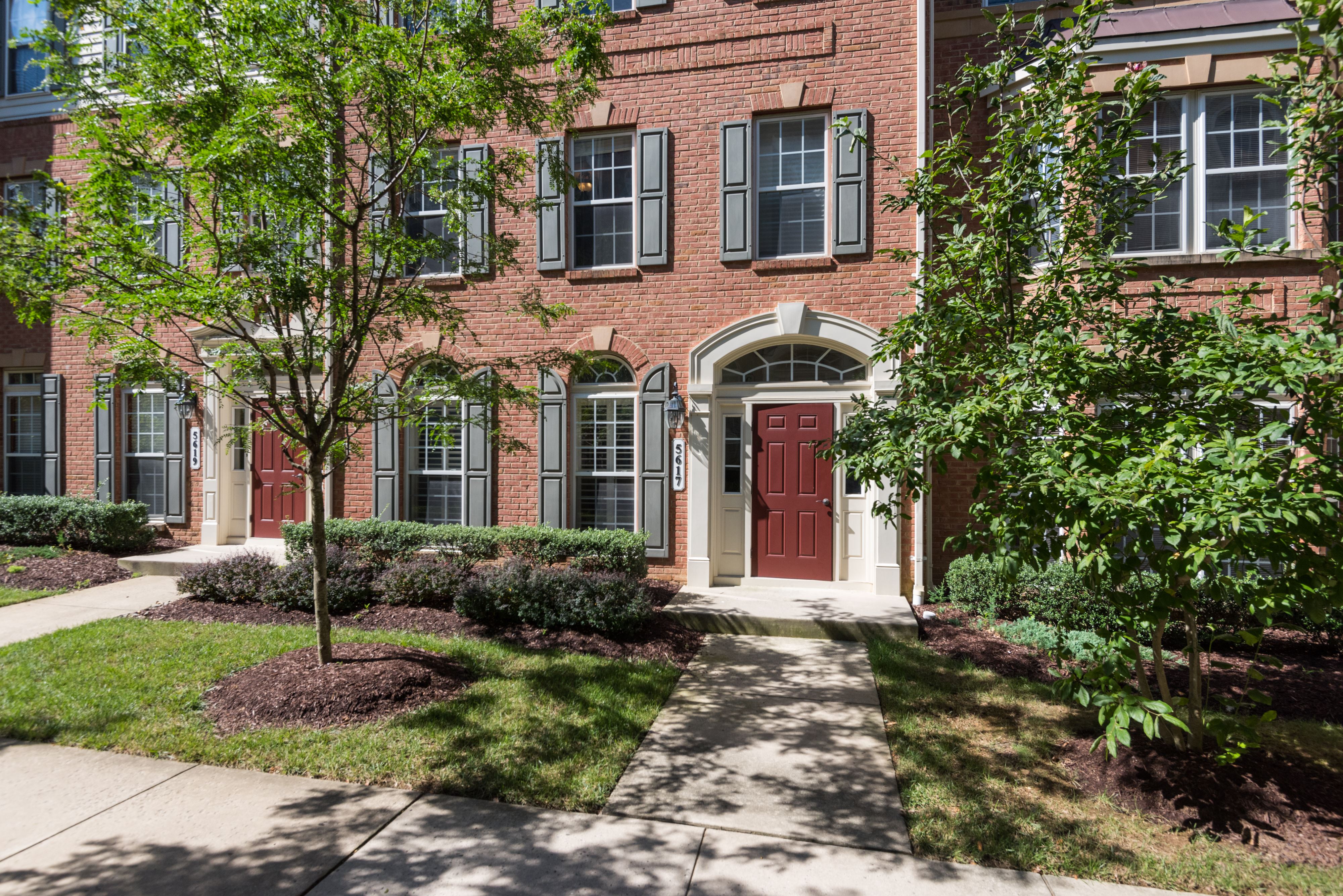 SOLD: Modern Upgraded Alexandria Townhome