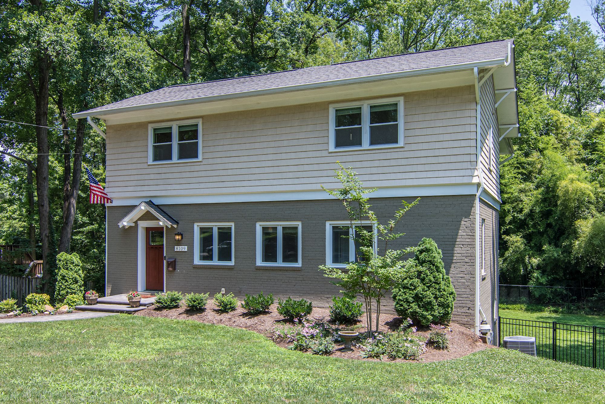 NEW LISTING:4 BD Completely Redone Home in Hollin Hall Village