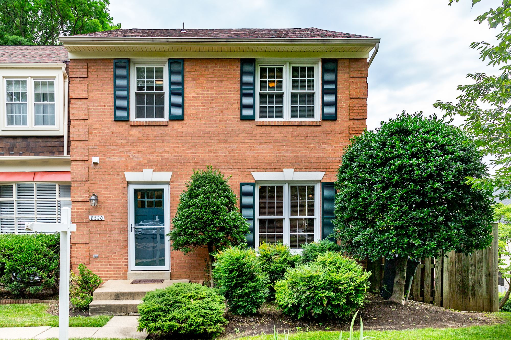 NEW LISTING: Beautiful End Unit Townhome in The Heart of Tyson