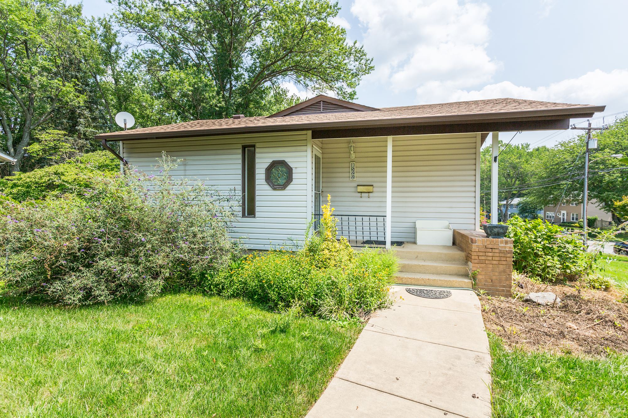 NEW LISTING: Rare 3 BD Beautifully Maintained Vienna Home